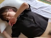 超スレンダー体型の人見知りなゲーム実況者の女の子と温泉旅行で連続中出し